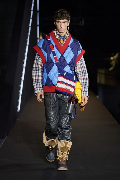 Look 29